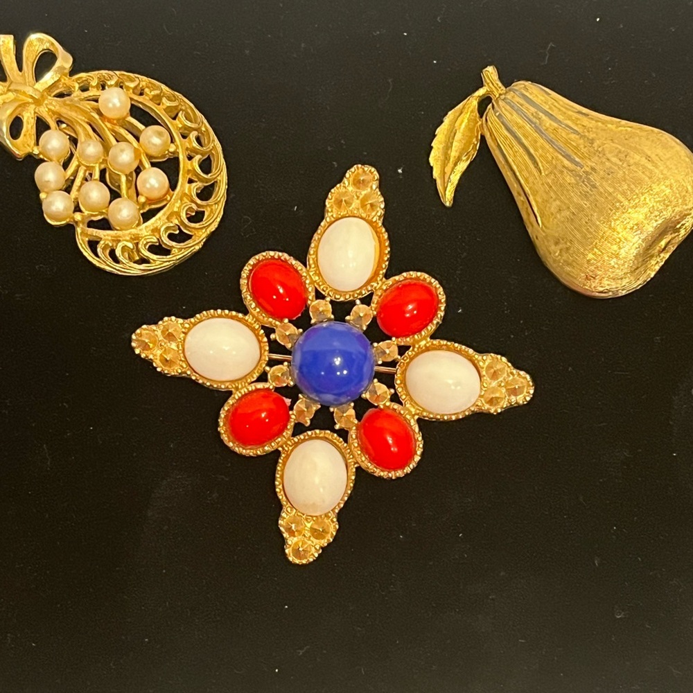 3 Vintage Pins. Sarah Coventry Red, White, Blue & BSK Brushed Gold Pear & Pearls